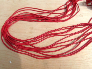 Bakelit Scheiben 3mm hellrot, Strang ca. 75 cm