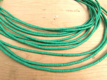 Bakelit Scheiben 4mm hellgrün, Strang ca. 80 cm