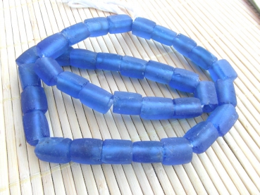 Recyclingglasperlen Tubes saphir blau