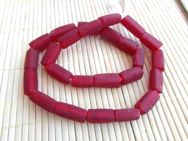 Recyclingglasperlen Tubes rubinrot