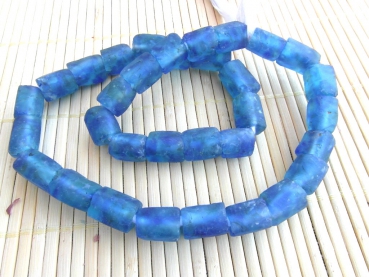 Recyclingglasperlen Tubes blau-türkis