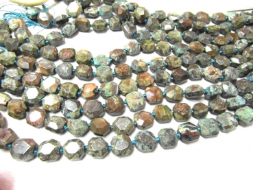 Rhyolith mit Türkis fac. flache Nuggets ca. 16x16x6mm