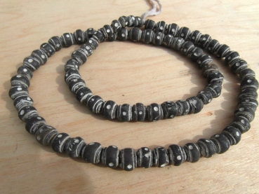 Terracotta Clay Beads schwarz rund ca. 10mm, Strang mit 75 Stück
