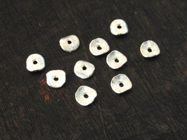 Zamak versilbert, 150St. gewellte gemaserte Scheiben 8x7mm, 50g