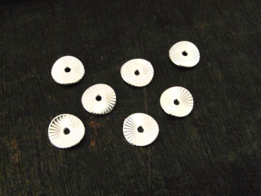 Zamak versilbert, 70St. gewellte gemaserte Scheiben 12mm, 50g