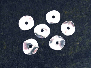 Zamak versilbert, 35St. gewellte glänzende Scheiben 20x18mm, 50g