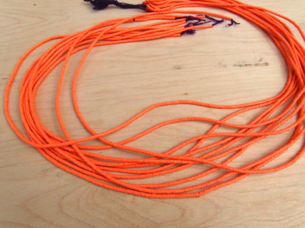 Bakelit Scheiben 3mm orange, Strang ca. 75 cm