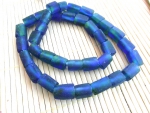 Recyclingglasperlen Tubes grün-blau